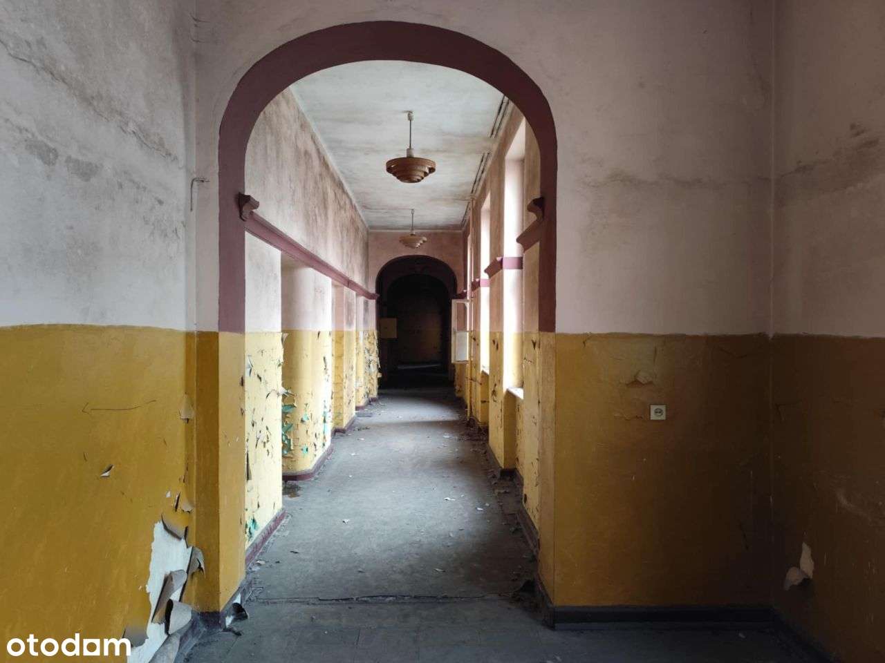 Budynek MIESZKALNO - USŁUGOWY w centrum miasta-1