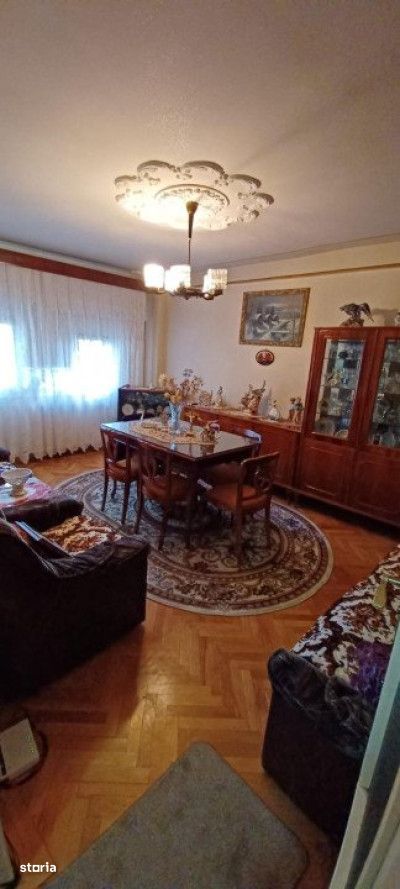 Apartament 3 camere, 72 mp, decomandat, Hipodrom 4