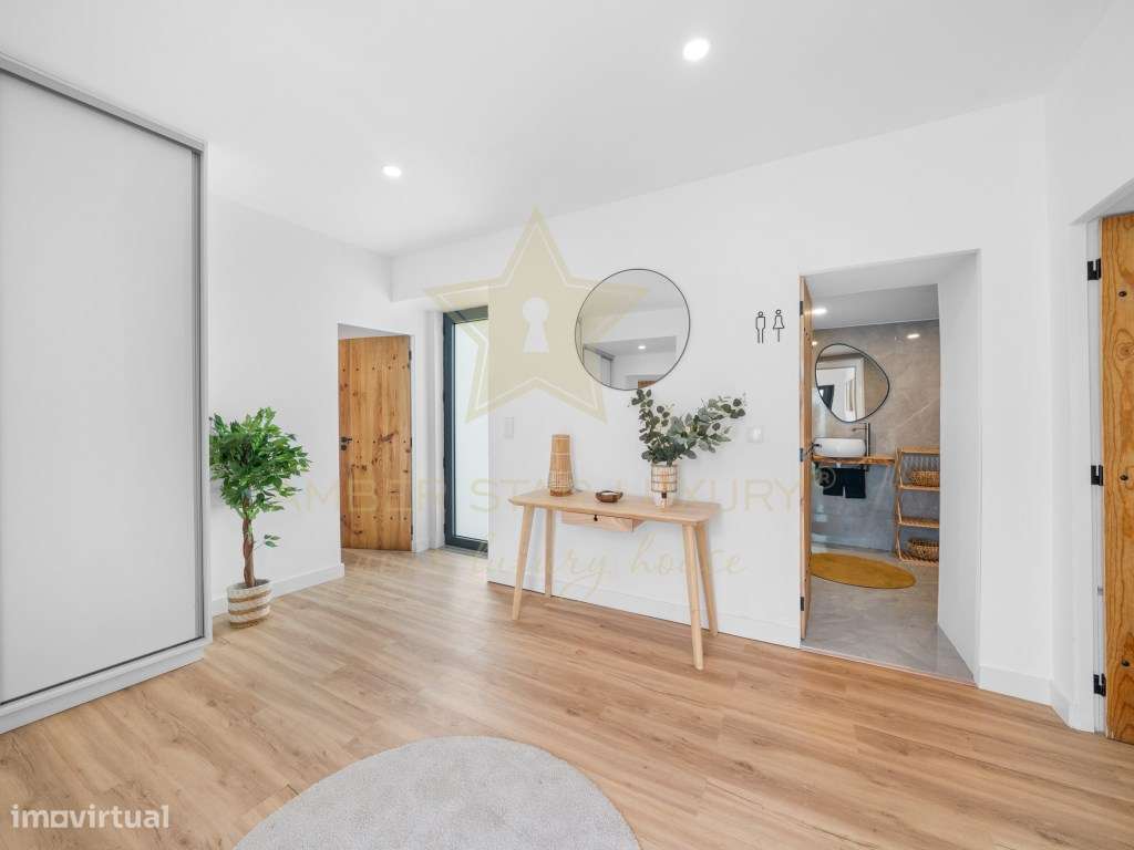 Moradia T4 térrea totalmente renovada, mobilada e equipada, a pouco... - Grande imagem: 3/35