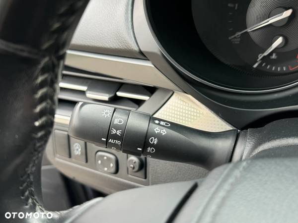 Toyota Avensis 2.0 D-4D Premium - 30