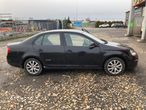 Volkswagen Jetta 2.0 TDI Comfortline - 4