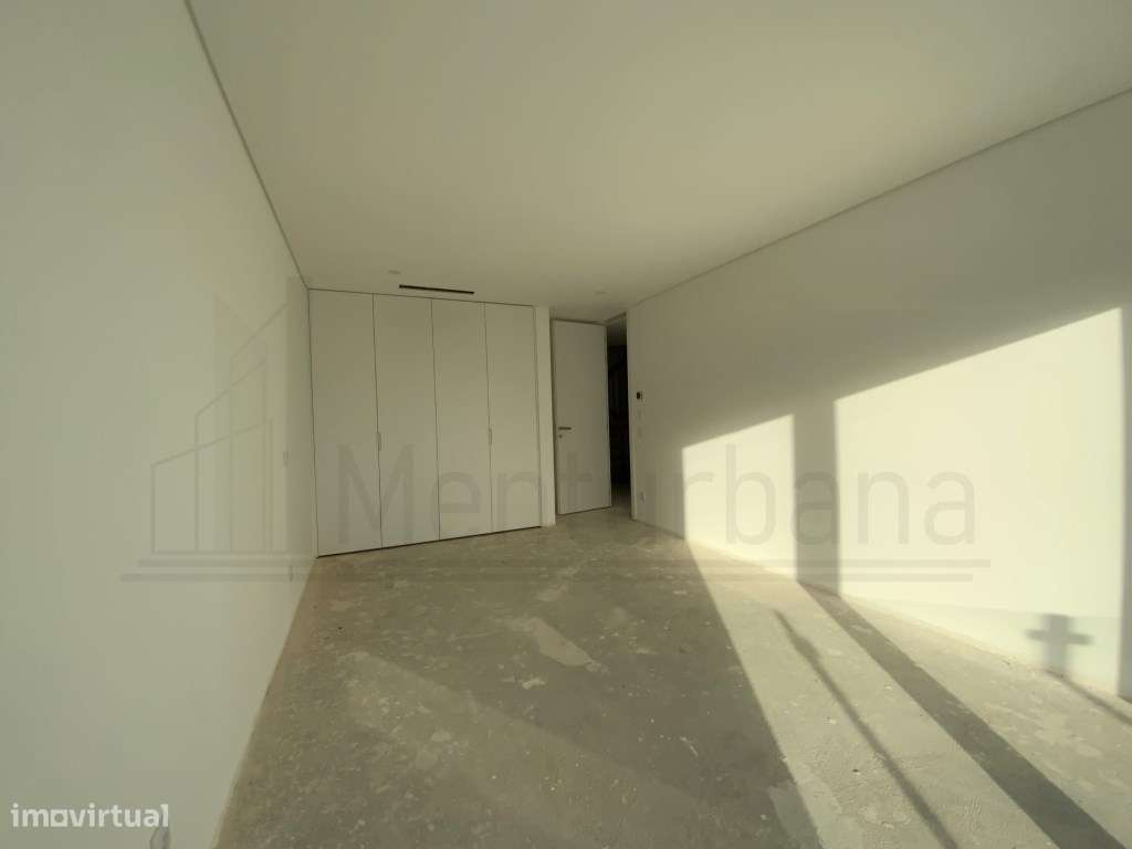 MORADIA T4 EM CONDOMÍNIO COM PISCINA - SÃO PEDRO DO ESTORIL - ESTORIL-24