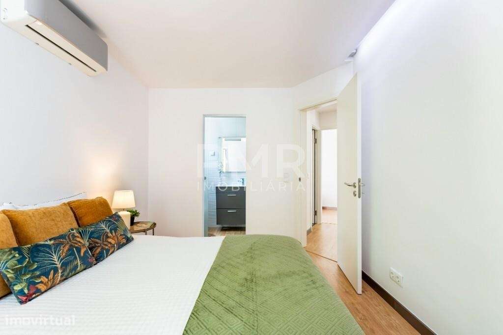 Apartamento T3 remodelado nos Olivais-22