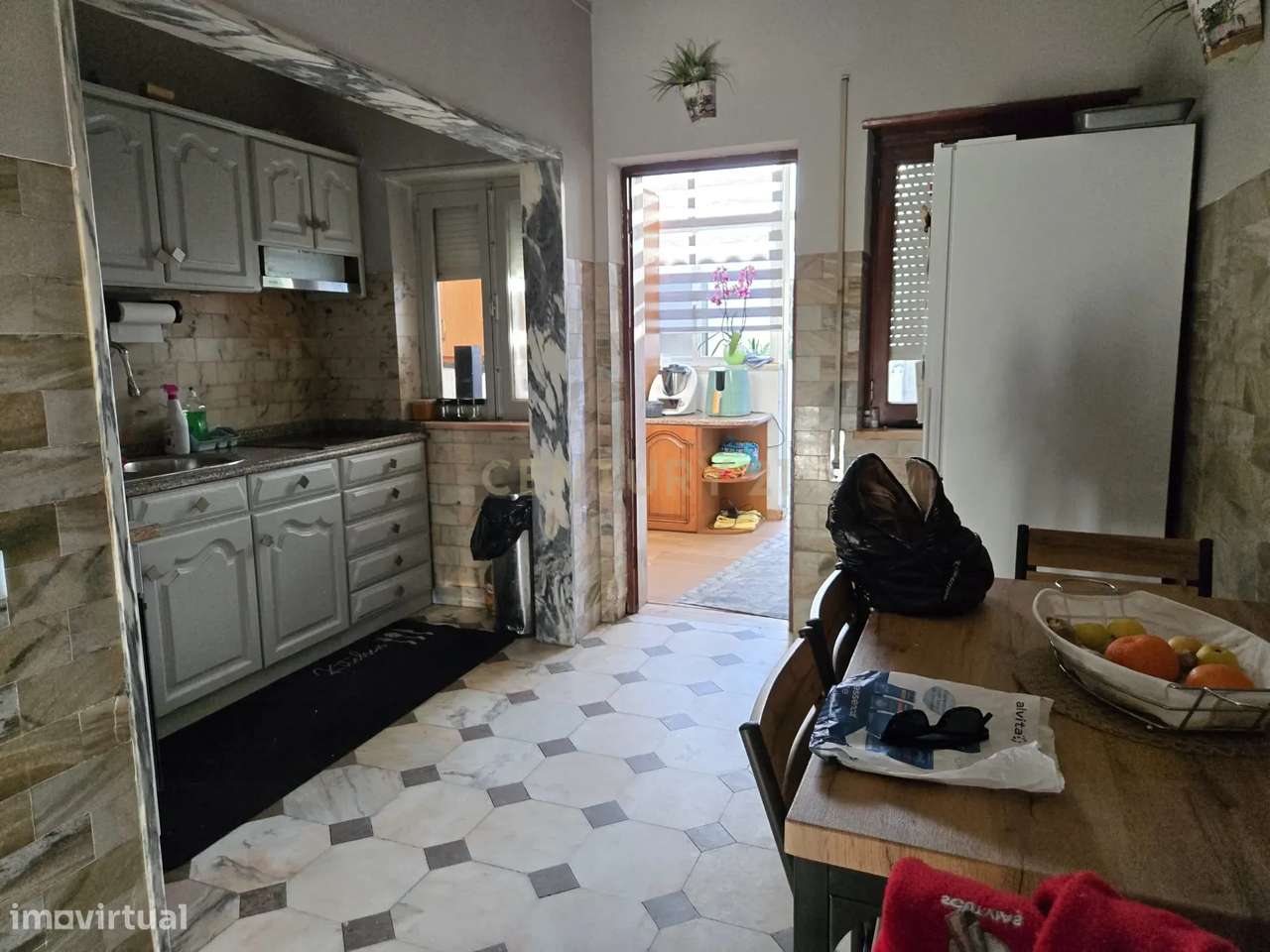 Moradia T4 pronta a habitar no centro de Alcains - Grande imagem: 3/23