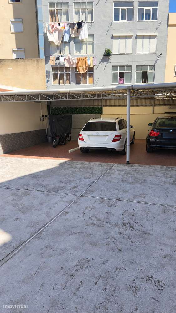 T3 Brandoa, totalmente renovado com garagem-15