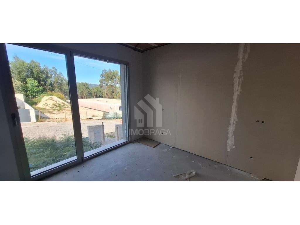 Moradia Geminada T3 Nova para Venda em Rendufinho - Póvoa de Lanhoso-16