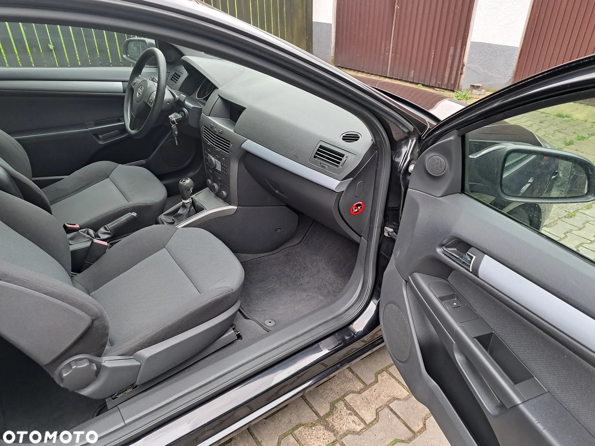 Opel Astra III GTC 1.4 Enjoy - 8
