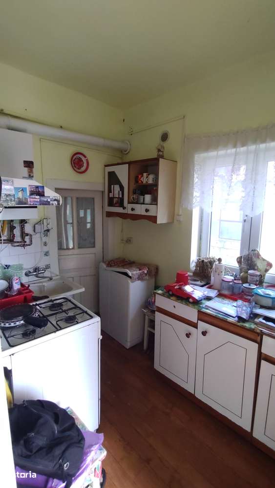 Vand casa cu 3 camere in cartierul Dambul Rotund-9