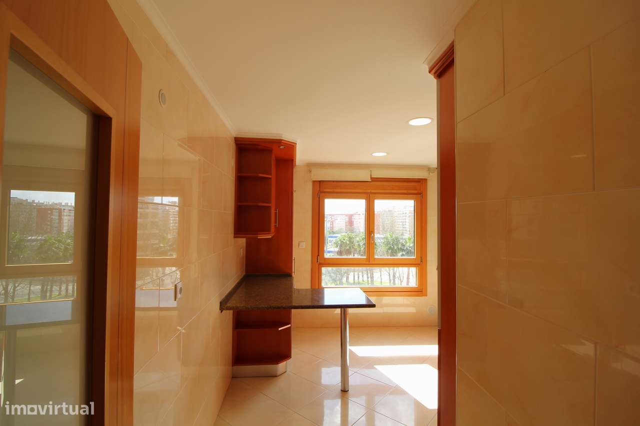 COLINAS DO CRUZEIRO -  T3 com 150 m² e 4 lugares de garagem!-7