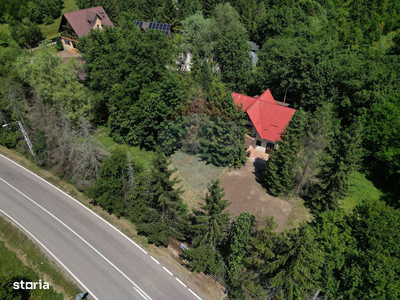 Casa cu teren generos – refugiul perfect în Paltinoasa, Suceava - Imagine principală: 4/17