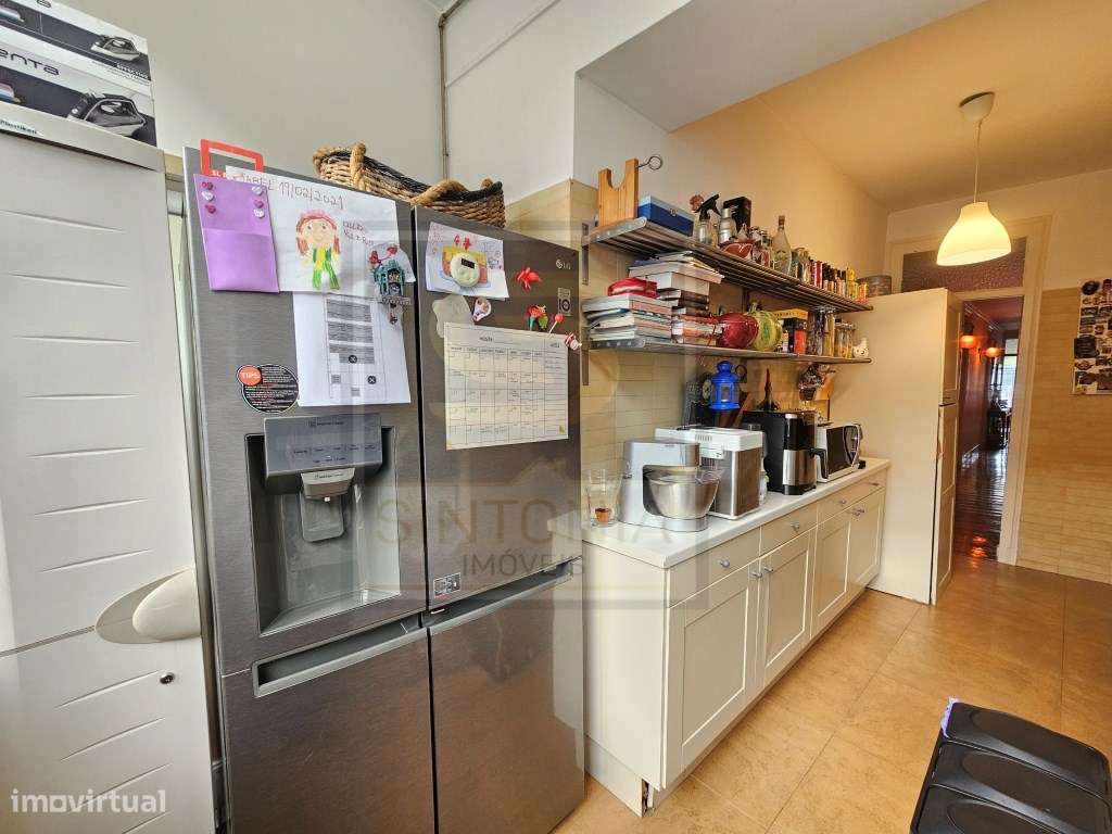 Encantador Apartamento T4 no Coração da Estefânia - Lisboa-13