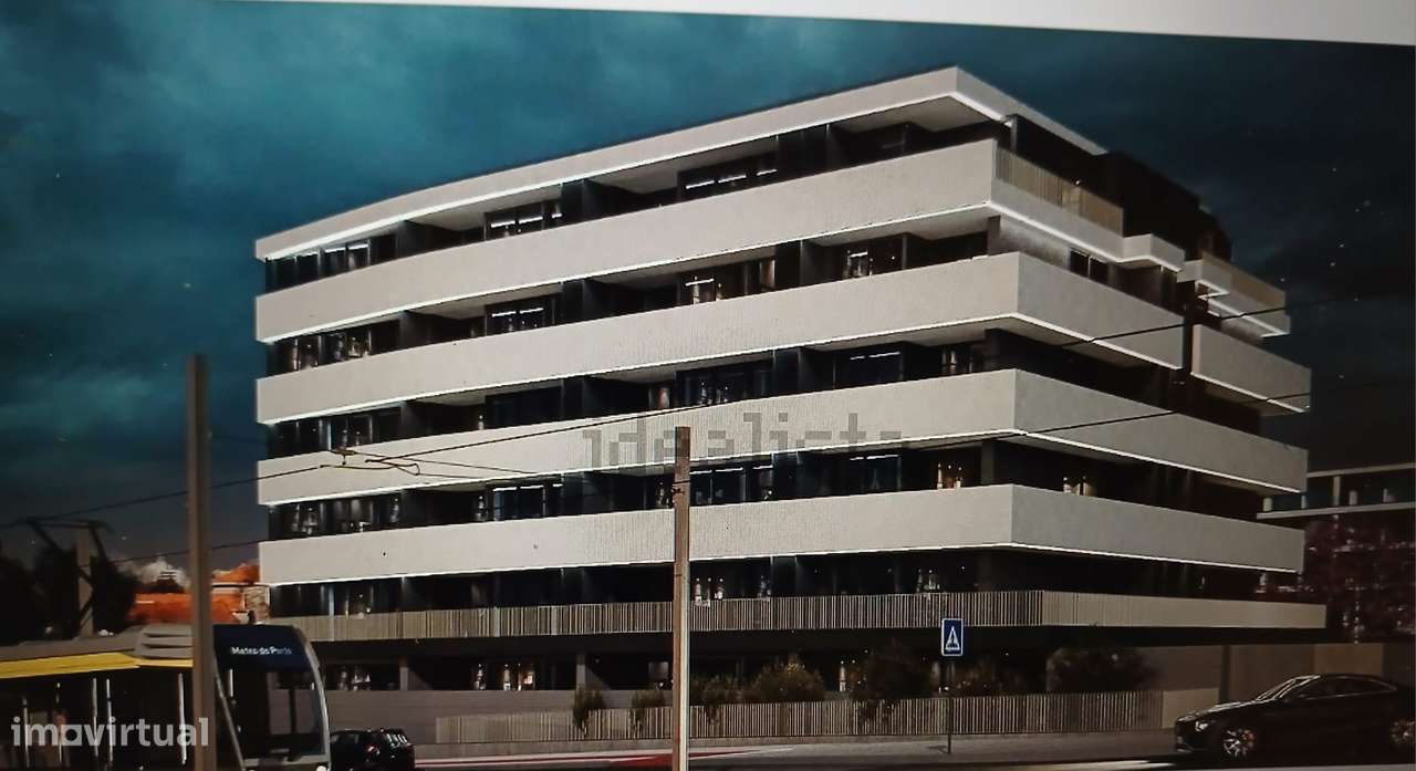 Apartamento T1 Novo com varanda, garagem e terraço-12