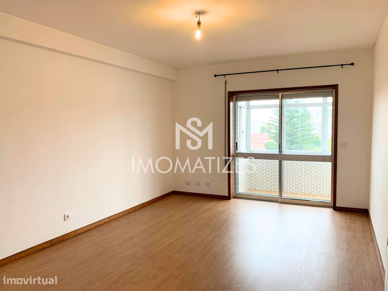 Apartamento T3 com Garagem e Terraço – Ramalde, Porto-5