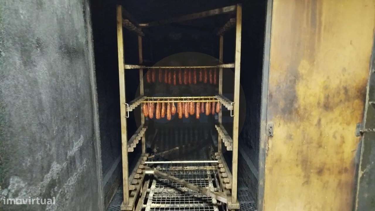 Fábrica de Enchidos em Funcionamento-12
