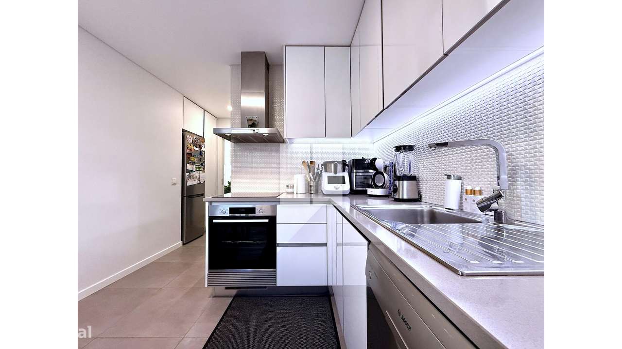 Apartamento T3 Seminovo c/ Terraço-22