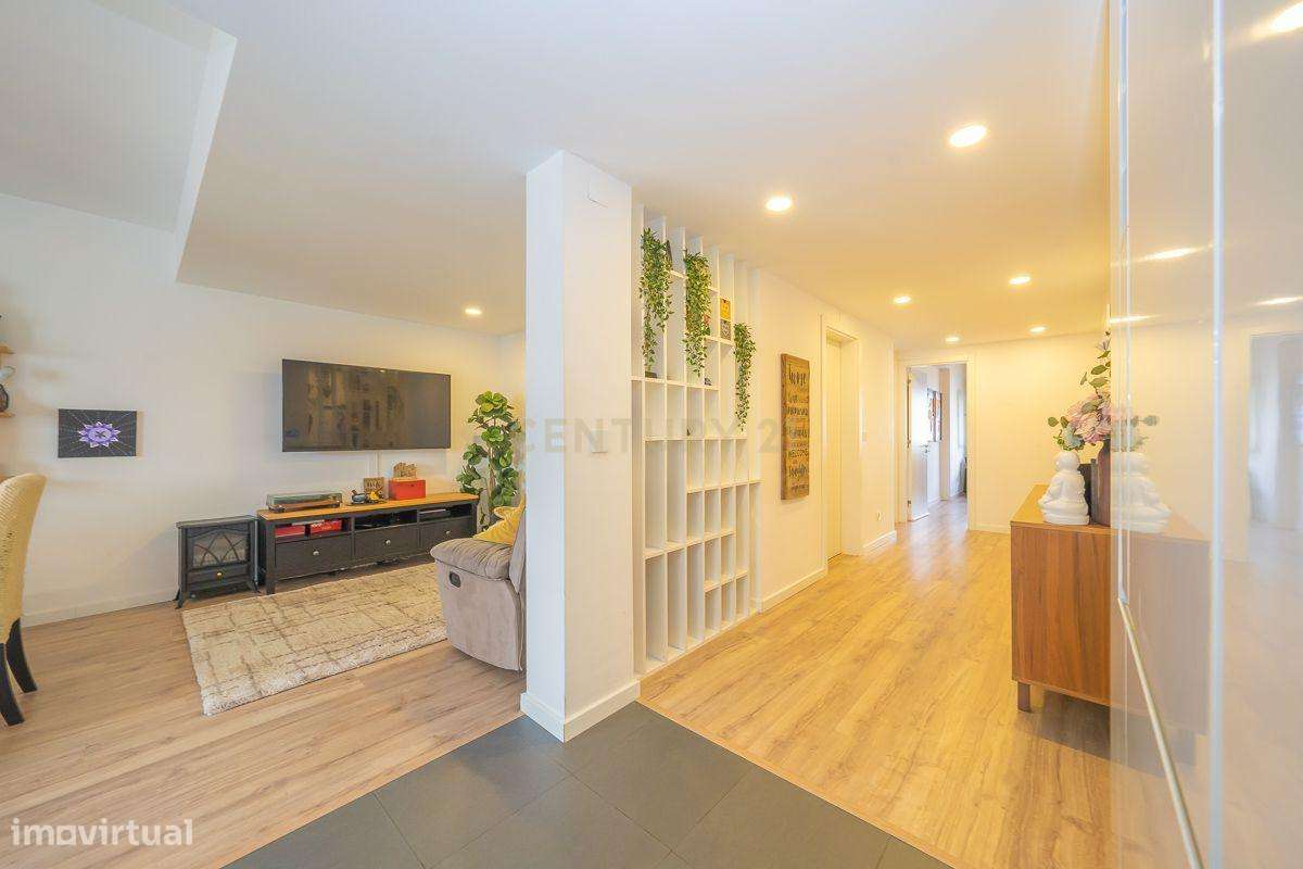 Apartamento T3 c/ Varanda na Amora - Seixal - Grande imagem: 5/36