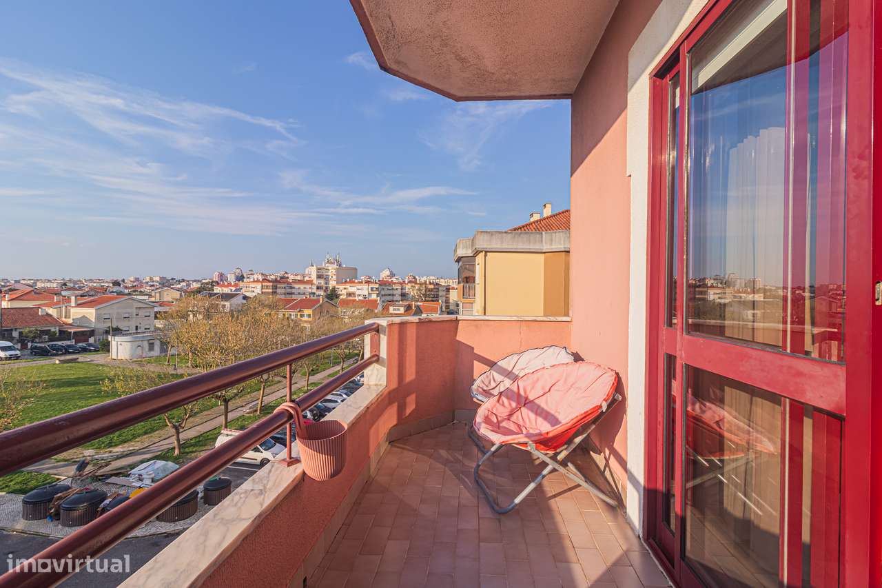 Apartamento T2 com elevador e varanda vista serra Sintra, em Rio Mouro-27