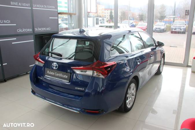 Toyota Auris 1.8 L VVT-i HSD Luna - 3