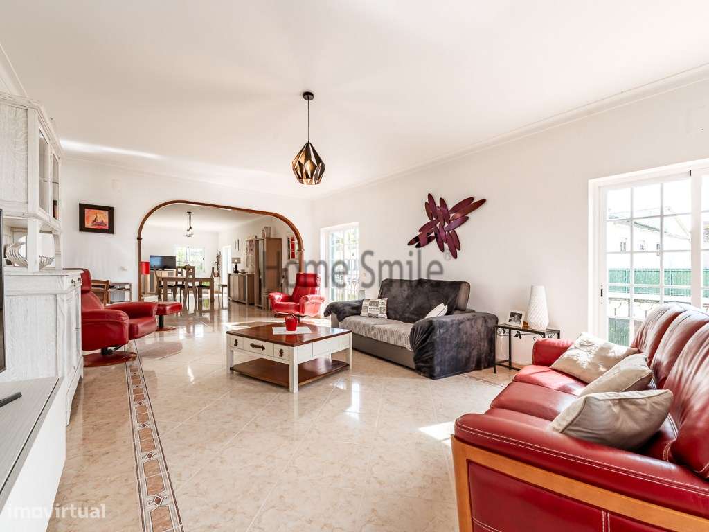 MORADIA COM PISCINA. EXCELENTE QUALIDADE-6