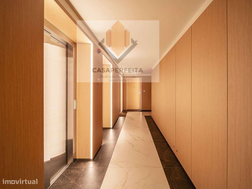 Apartamento T2 de Luxo com Varanda, Lugar de Garagem e Arrumo - Jun...-37