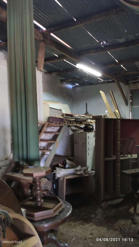 Espaçoso Térreo com Garagem em Localização Privilegiada-30