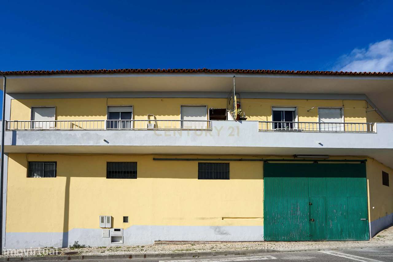 Prédio em Camarate para venda . - Grande imagem: 4/10