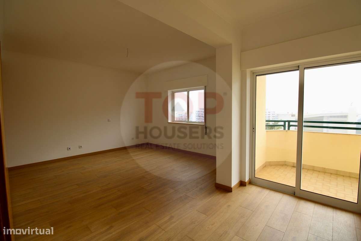 Apartamento T4+1 Triplex à Venda no Centro de Faro - Grande imagem: 4/36
