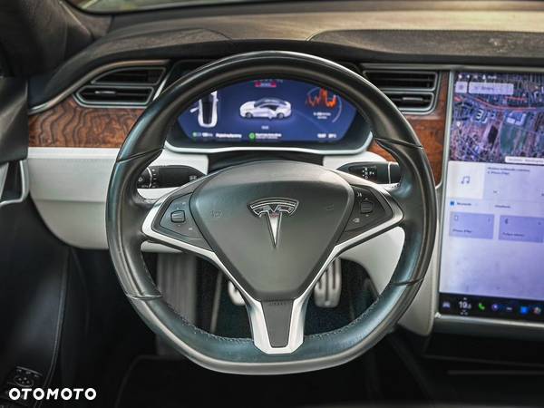 Tesla Model S - 19