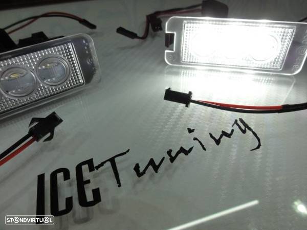 Suporte De Lâmpada De Matricula Com Led Branco Para  Audi TT 8N 2-doors 1999-2006, VW EOS, Golf 4, 5, 6, 7, Lupo, Passat 3C, CC, Polo 6N2, 9N,9N3, Beetle, Passat B6, B7, Phaeton, Scirocco, Seat Altea, Exeo, Exeo ST, Ibiza 6J, Leon 1P, Skoda Superb 3T 4-drs Sedan 2008, Porsche Carrera GT, 911 Carrera 996, 997, GT2, GT3, Boxster 987, Cayene 9PA, Cayman 987C. - 12