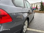 BMW Seria 3 320d DPF Touring - 15