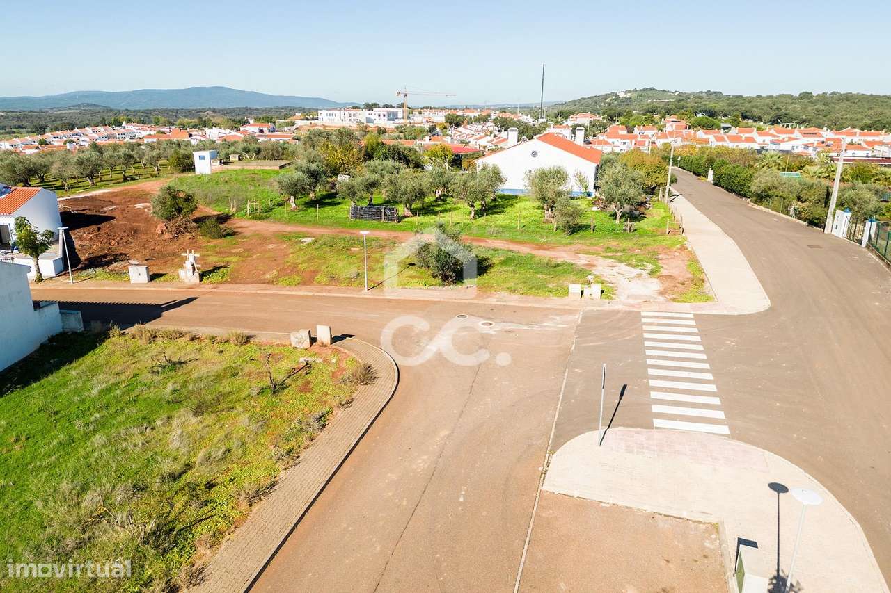 Lote de terreno de 324 m2 para construção de moradia | Alandroal - Grande imagem: 4/16