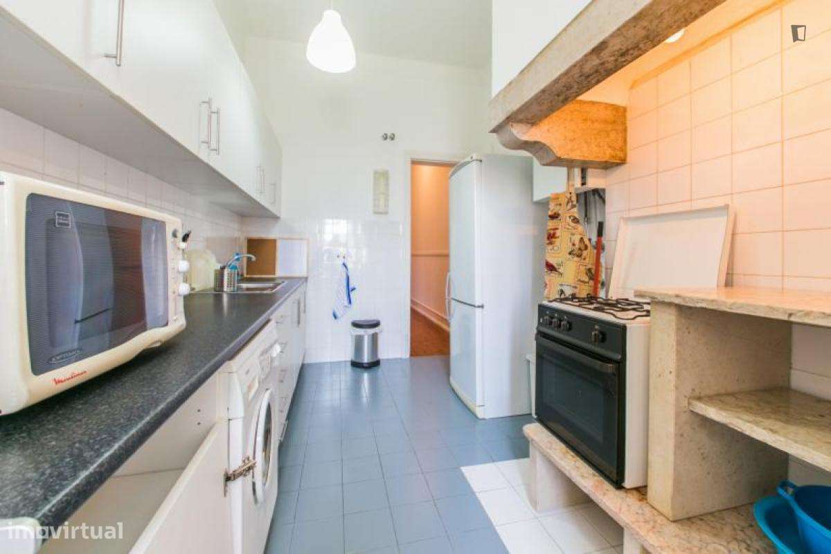 Quarto - localizado em Sete Rios Lisbon - Grande imagem: 5/10