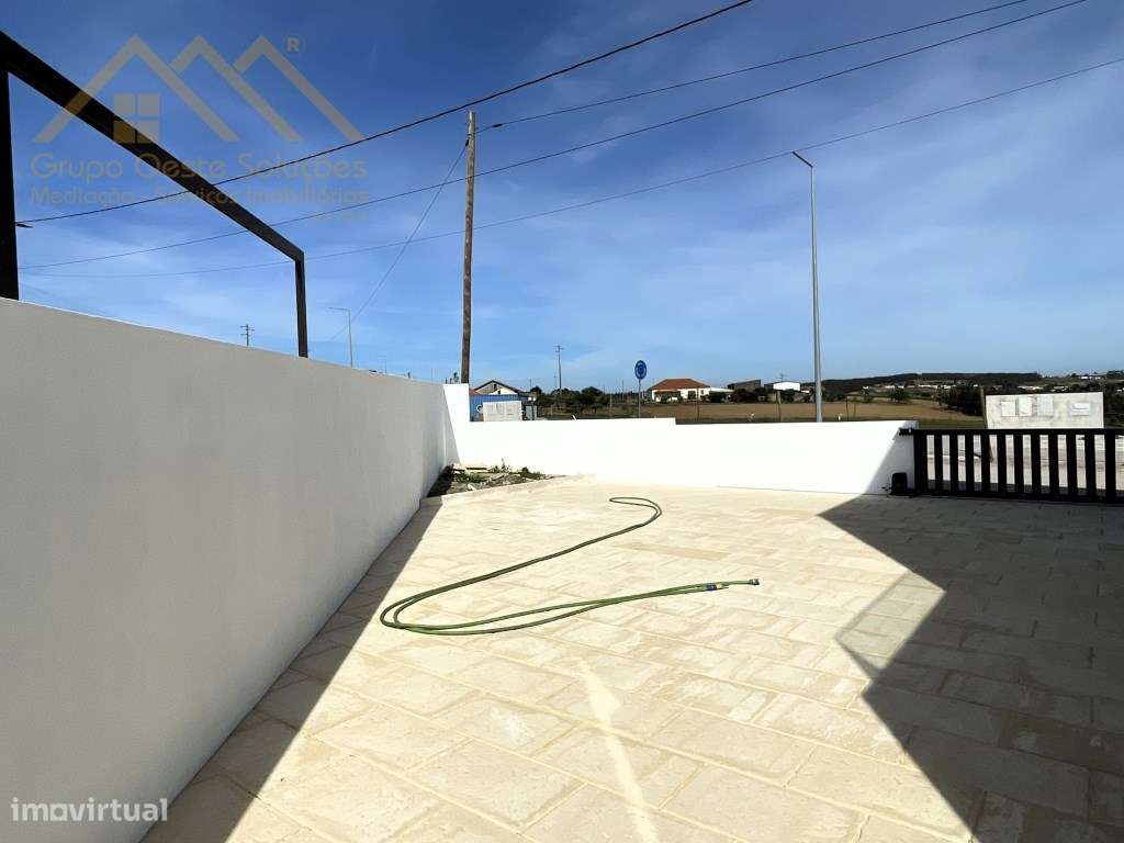 Moradia Bifamiliar ' NOVO'-28
