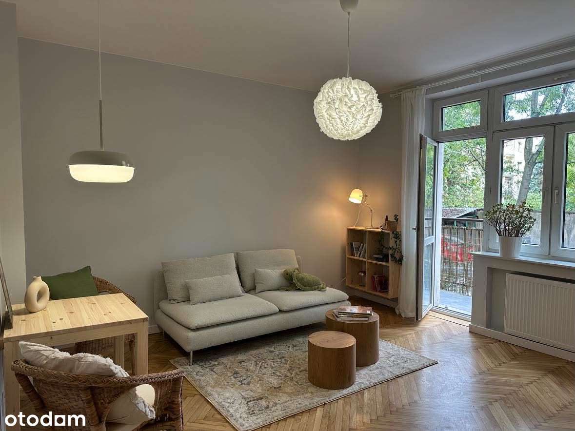 Klimatyczne 2 pokoje w modernistycznej kamienicy