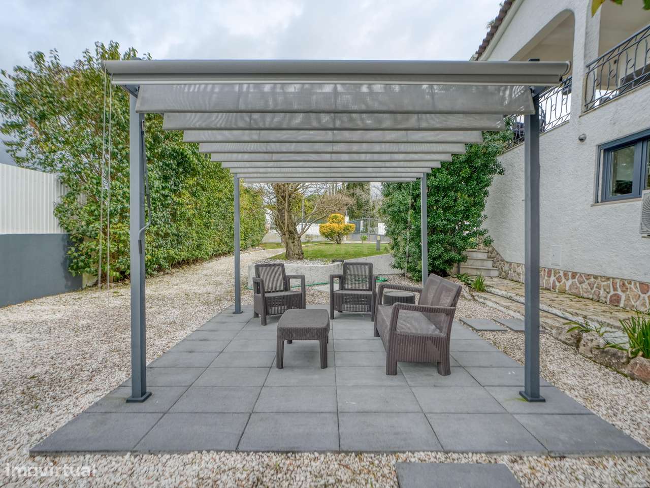 Magnífica Moradia T6 com Piscina, Garagem e Vista Desafogada em Sesimb-47