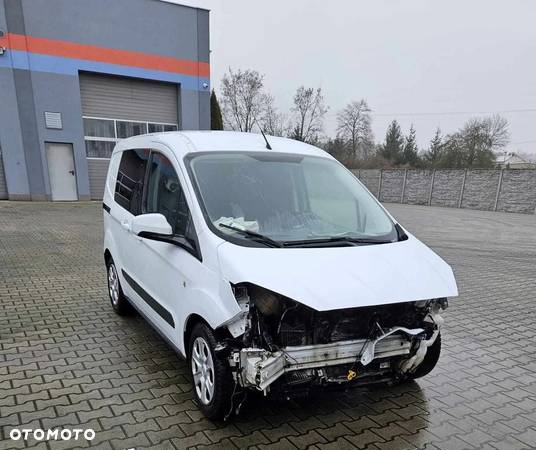 Ford Transit Courier - 4