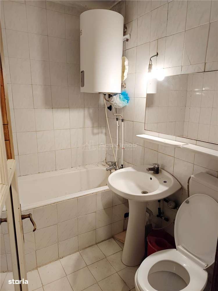 Apartament 3 cam. et. 2 in Moldova Nou&#259; - Imagine principală: 5/13