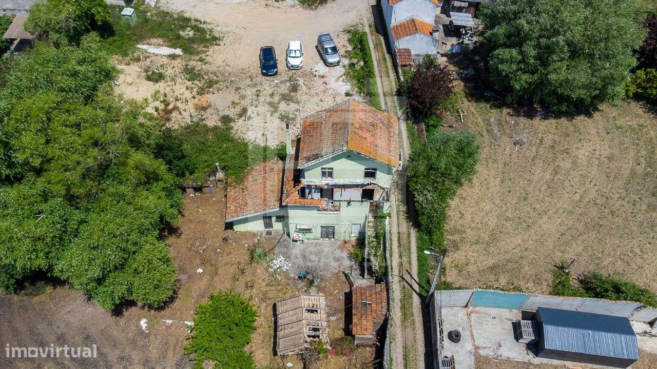 Quintinha no centro de Ovar - Grande imagem: 2/21