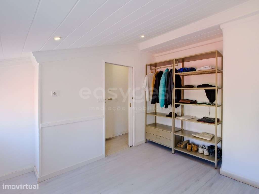 T2 remodelado no coração de Lisboa, entre o Bairro Alto e Santos-20