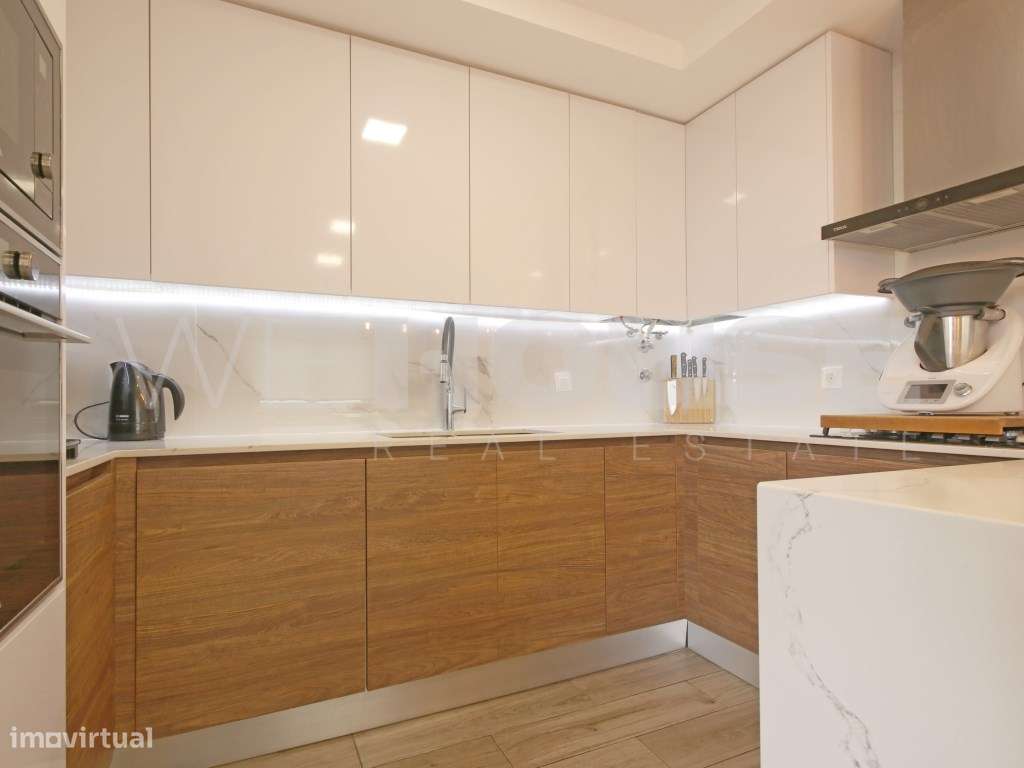 Oásis Urbano: Moradia T3 com Piscina e Potencial para T1 Independente-13