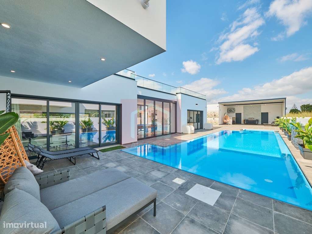 Moradia T5 de Luxo com Piscina Infinita Aquecida e Jacuzzi em Corte...-5