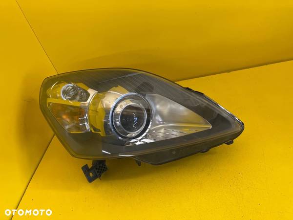 Lampa Prawa PRZEDNIA OPEL ZAFIRA B BI-XENON - 1