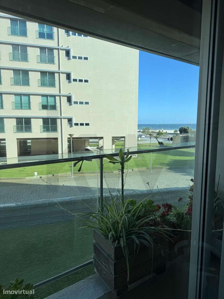 Apartamento T4 na Primeira Linha de Mar em Matosinhos-21