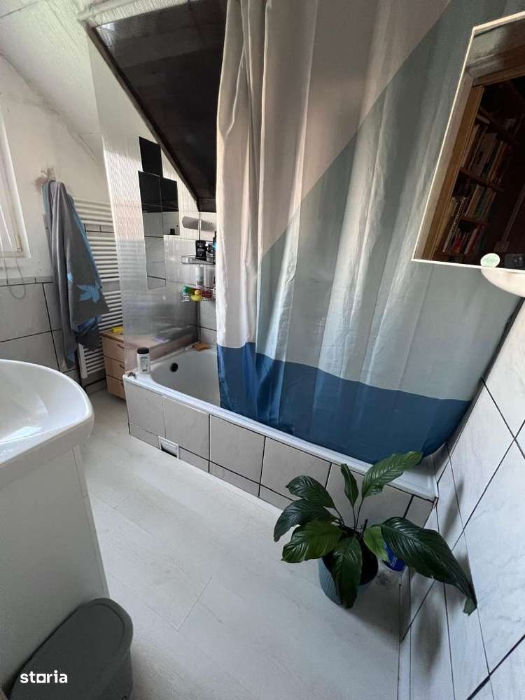 Vand casa in curte comuna in cartierul Zorilor-8