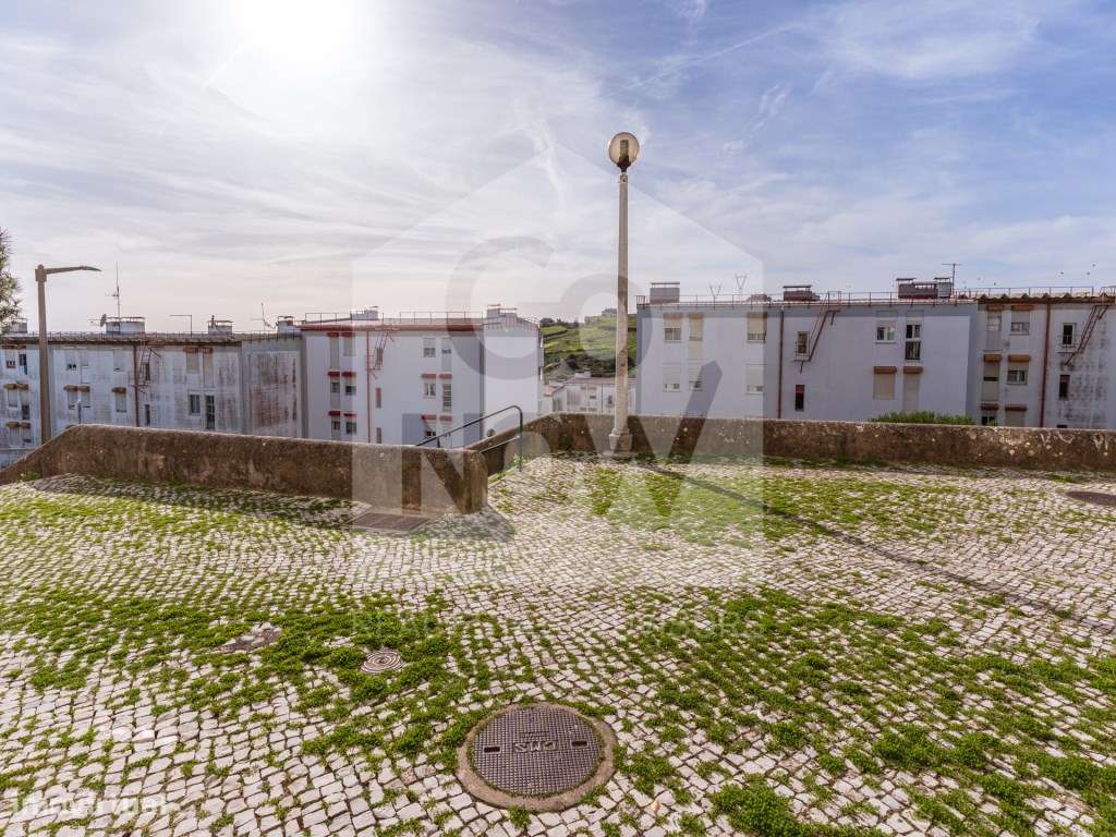 T2 em Monte Abraão | Praticidade e Localização Estratégica-12