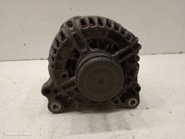 Alternador Volkswagen Passat (3B3) - 5