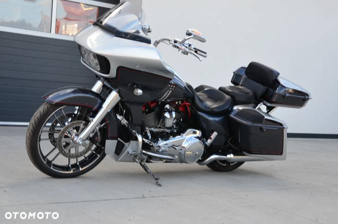 Harley-Davidson Touring Road Glide - 15