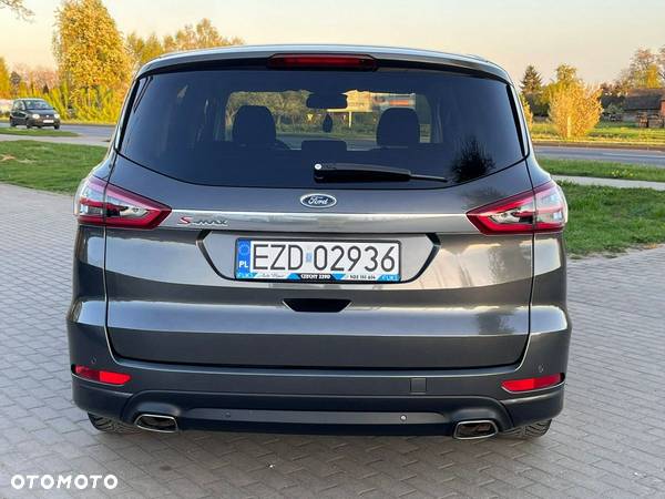 Ford S-Max - 12