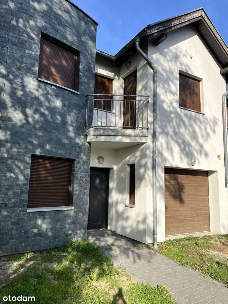 Segment z garażem w bryle budynku-8