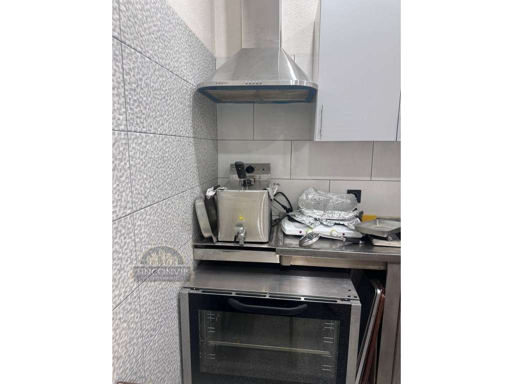 Espaço Comercial no Centro de Almada - Totalmente Equipado e Pronto...-6